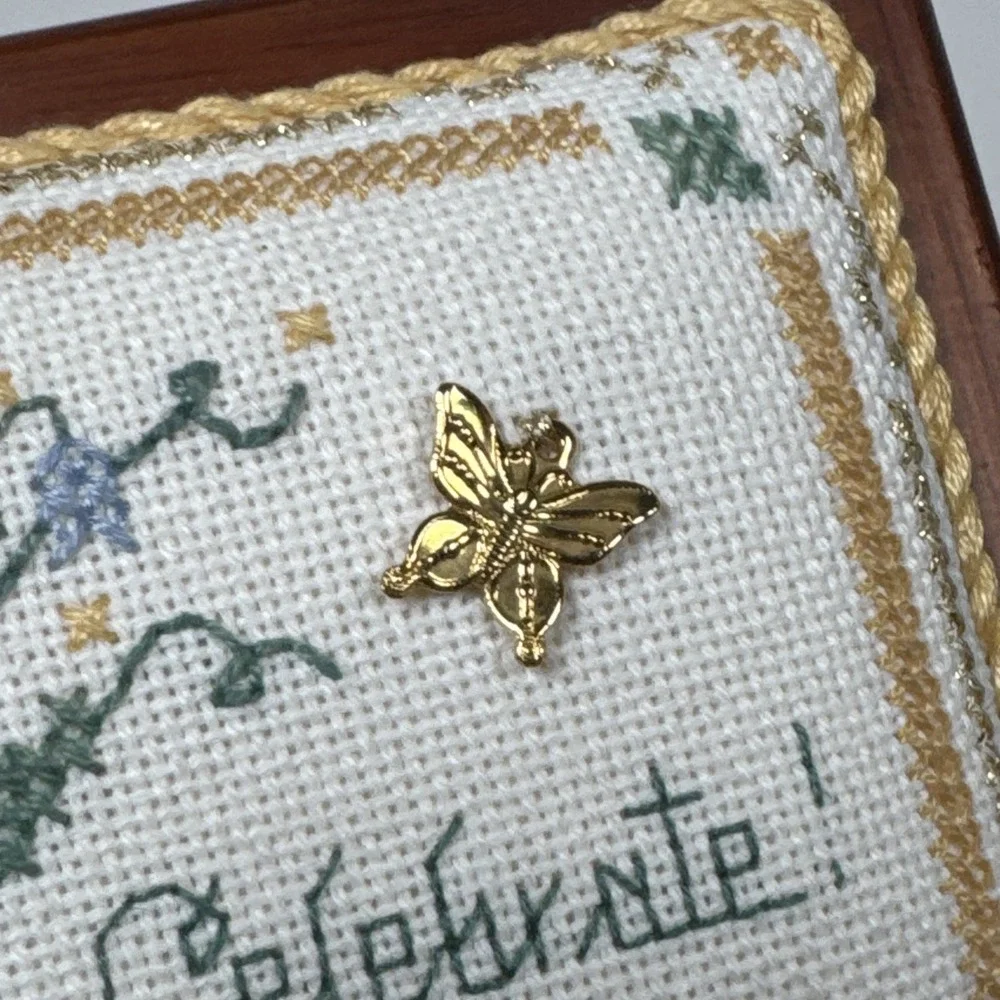 Vintage Jewelry Trinket Box Needlepoint 2x4